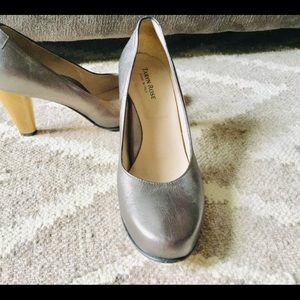 TARYN ROSE Silver/Grey w/ Wood Heel. EUC.